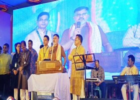 বসুন্ধরা পূজামণ্ডপে শারদীয় উৎসবের আমেজ, পরিদর্শনে ডিএনসিসি প্রশাসক